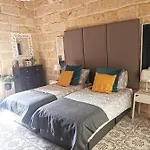 2 Large Ensuite Bedrooms In Boutique Style With Pool Panzió Xagħra