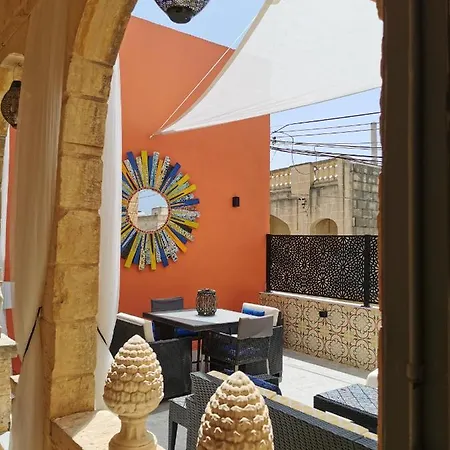 2 Large Ensuite Bedrooms In Boutique Style With Pool Bed & Breakfast