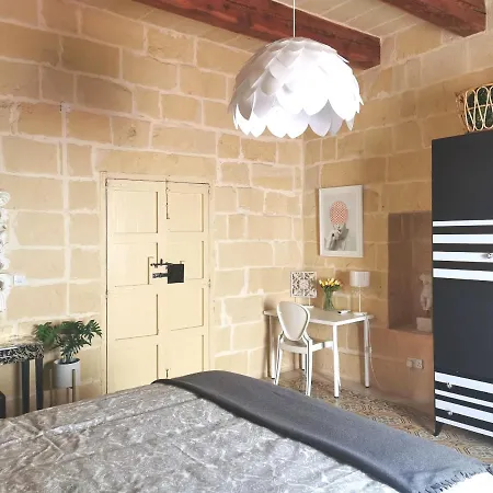 Bed & Breakfast 2 Large Ensuite Bedrooms In Boutique Style With Pool 4*