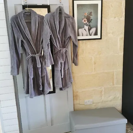 Bed and breakfast 2 Large Ensuite Bedrooms In Boutique Style With Pool Xagħra