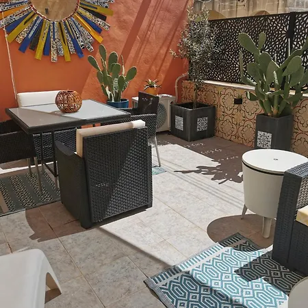 2 Large Ensuite Bedrooms In Boutique Style With Pool 4*