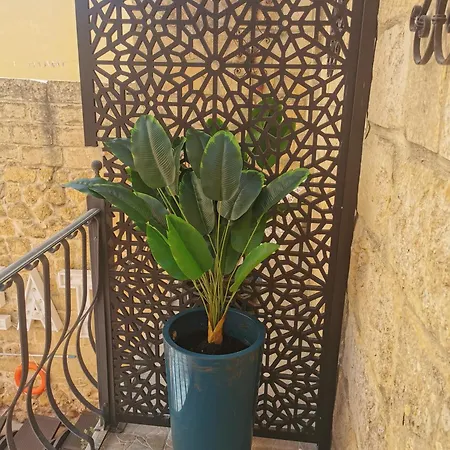 2 Large Ensuite Bedrooms In Boutique Style With Pool