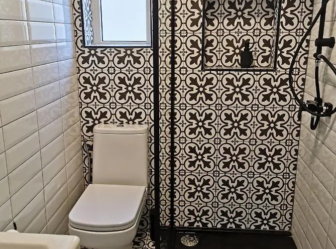 B&B 2 Large Ensuite Bedrooms In Boutique Style With Pool 4*