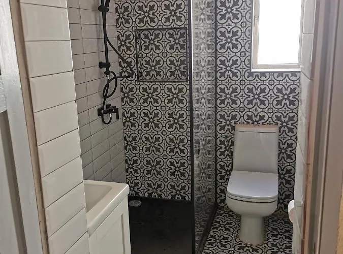 2 Large Ensuite Bedrooms In Boutique Style With Pool B&B