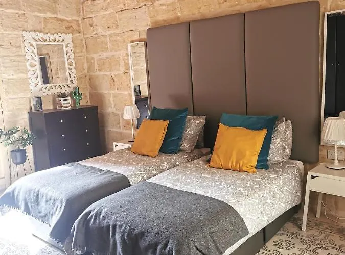 2 Large Ensuite Bedrooms In Boutique Style With Pool B&B 자프라