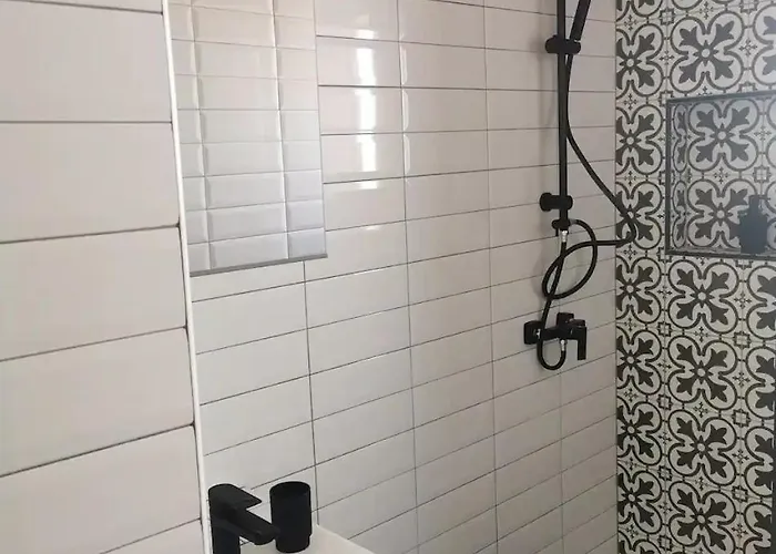 2 Large Ensuite Bedrooms In Boutique Style With Pool B&B 자프라