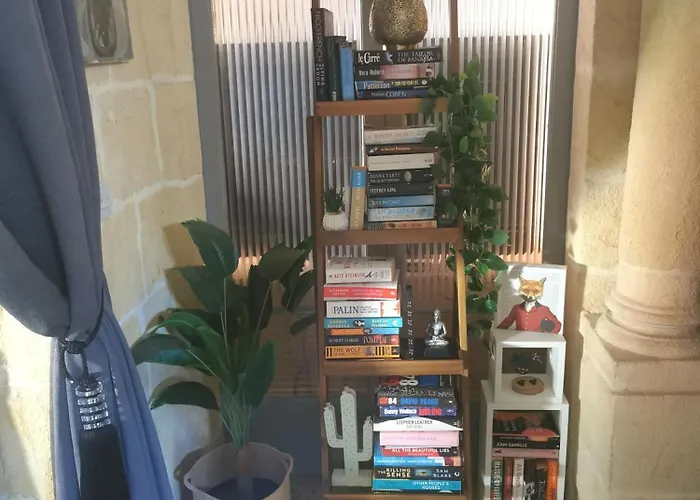 B&B 2 Large Ensuite Bedrooms In Boutique Style With Pool