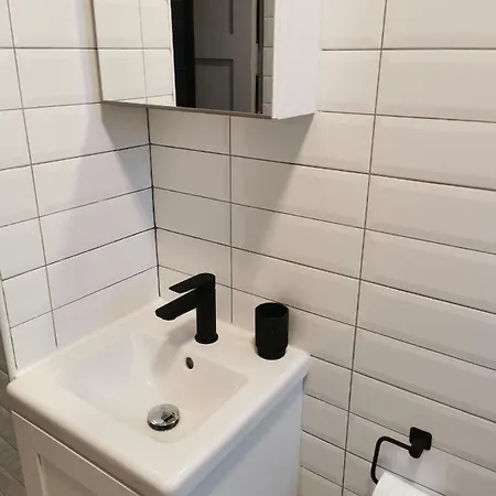 2 Large Ensuite Bedrooms In Boutique Style With Pool Bed & Breakfast