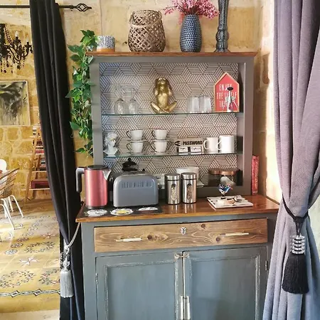 2 Large Ensuite Bedrooms In Boutique Style With Pool 4*