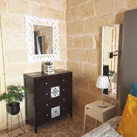 Bed & Breakfast 2 Large Ensuite Bedrooms In Boutique Style With Pool *