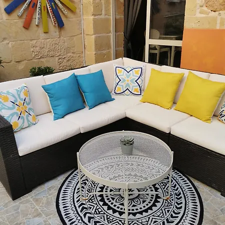 2 Large Ensuite Bedrooms In Boutique Style With Pool * Xaghra