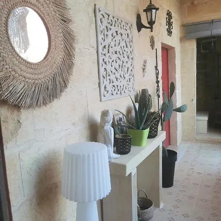 2 Large Ensuite Bedrooms In Boutique Style With Pool Couette-café