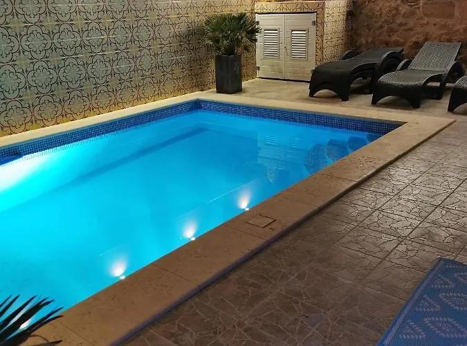 2 Large Ensuite Bedrooms In Boutique Style With Pool לינה וארוחת בוקר