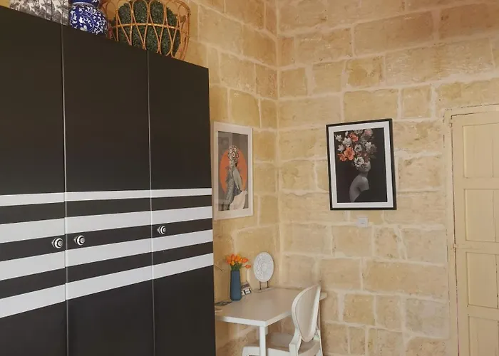 2 Large Ensuite Bedrooms In Boutique Style With Pool 4*